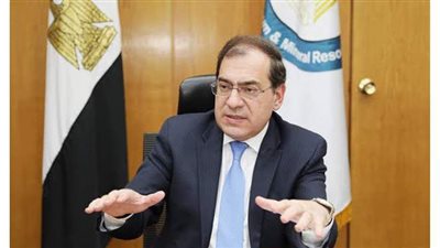 طارق الملا خلال مشاركته بحوار المتوسط : نستغل كافة إمكانياتنا لصناعة البترول والغاز