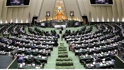 البرلمان الإيراني يقر مشروع قانون يصعد موقفها من تخصيب اليورانيوم