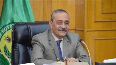 شريف بشارة يشكل فرق لمتابعة  صرف مياه الأمطار بضواحي الإسماعيلية