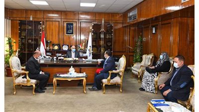 محافظ قنا: قوافل بيطرية مجانية لمعهد بحوث التناسليات الحيوانية | صور