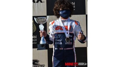 وزيرة الهجرة تهنئ الطفل المصري زين الحمصاني بفوزه ببطولة سباق السيارات بدبي