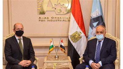 مباحثات بين العربية للتصنيع وسفير المجر
