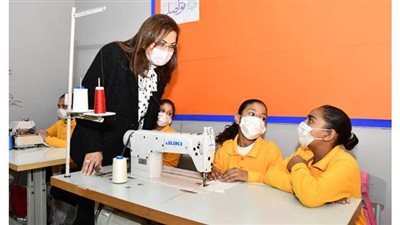 وزيرة التخطيط تفتتح مدرسة جمعية تواصل بعزبة خير الله