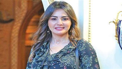 دينا فؤاد تواصل تصوير 