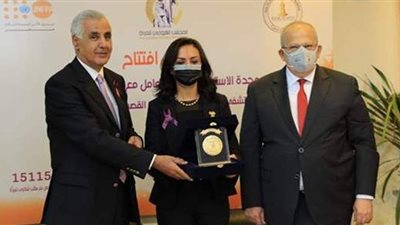 مايا مرسى تفتتح وحدات استقبال المعنفات بالقصر العيني