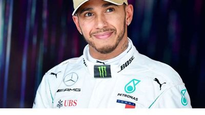 بعد مشاركته في سباق البحرين .. إصابة بطل العالم في السيارات بكورونا