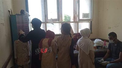 قافلة طبية لنجوع قرية الزينية في الأقصر | صور