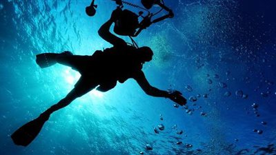 تفسير حلم السباحة فى المنام وعلاقته بتحقيق النجاح العلمي والمهني