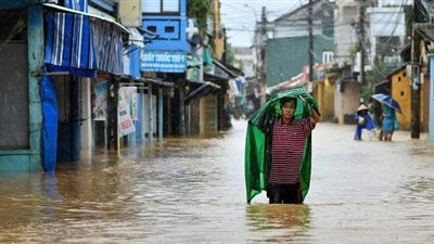 مصرع 5 جراء الفيضانات في فيتنام