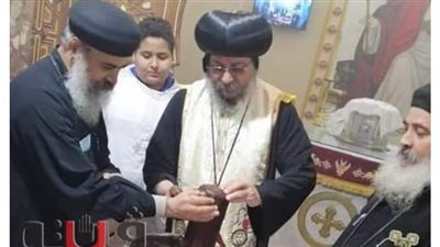 الأنبا يواقيم يطيب رفات الشهيد أبو سيفين بكنيسة مارجرجس غرب الأقصر