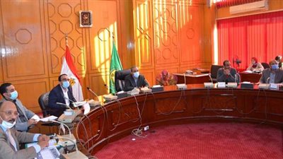 محافظ الإسماعيلية يقرر عدم مناقشة مشروعات مياه جديدة إلا بعد الانتهاء من الحالية