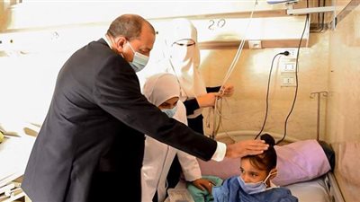 علاج الطفلة شروق بالمستشفى الجامعي ببني سويف  تنفيذاً لتوجيهات الرئيس