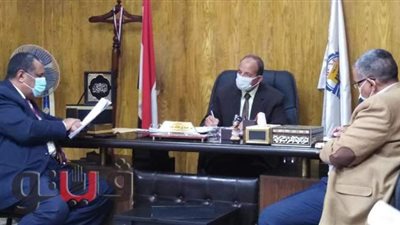 تعليم قنا يترأس لجنة مشروع رأس المال الدائم | صور