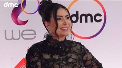 عبير صبري في إطلالة شتوية مميزة على الريد كاربت في مهرجان القاهرة السينمائي