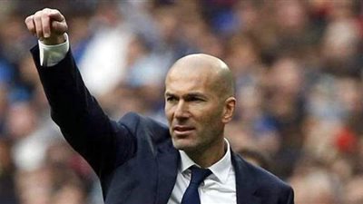 ريال مدريد يدرس إقالة زيدان قبل مواجهة مونشنجلادباخ