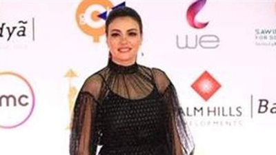 دينا فؤاد تخطف الأنظار بإطلالة رقيقة  بحفل افتتاح مهرجان القاهرة السينمائى