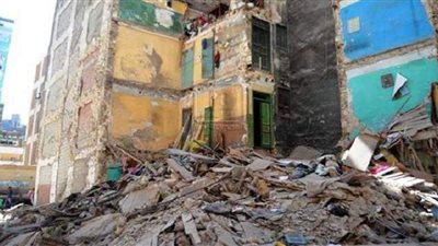 انهيار جزئي بعقار مكون من 3 أدوار  في المنيا