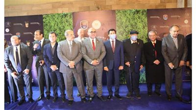 وزير الرياضة يفتتح مجمع حمامات السباحة بفرع نادي الزهور بالتجمع الخامس