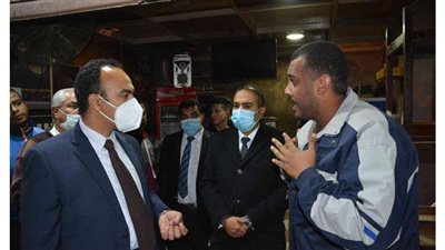 محافظ المنيا يقود حملة لمتابعة مواعيد غلق المحلات | فيديو