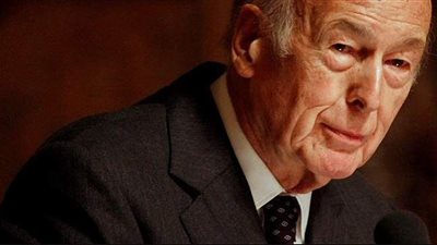 مستشار ملك البحرين ينعي جيسكار ديستان: 