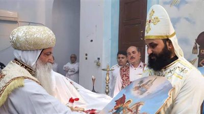 أسقف طما يرسم 200 شماس جديد للخدمة بالإيبارشية