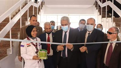 نائب رئيس جامعة الأزهر يفتتح معرض الكتاب بفرع البنات بتخفيضات كبيرة | صور