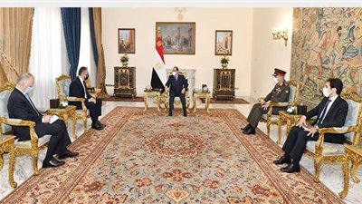 تفاصيل مباحثات الرئيس السيسي ووزير دفاع اليونان بحضور الفريق أول محمد زكي