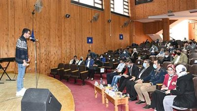 65 طالبا يتنافسون على لقب سوبر ستار بجامعة قناة السويس | صور