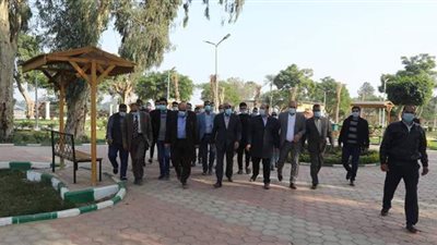 محافظ الجيزة يتفقد حديقة النيل بمنشأة القناطر