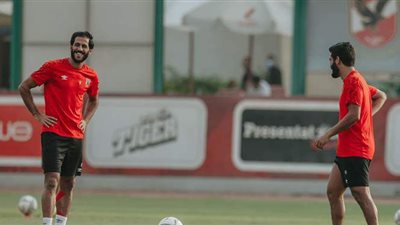 الأهلي ينفي شائعة عدم تفعيل عقد مروان محسن