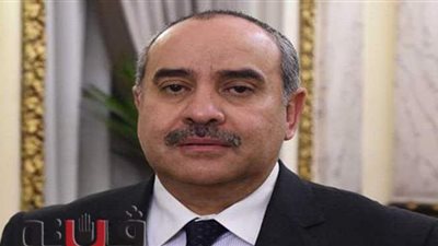 وزير الطيران يحيل  مدير عام بـ