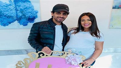حمدي الميرغني يحتفل بعيد ميلاد ابنته 