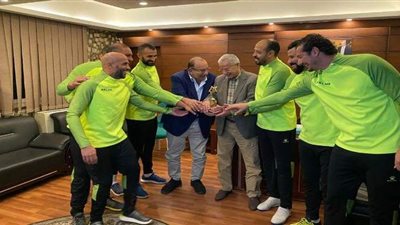 المقاولون ينظم إحتفالية لعماد النحاس بعد حصده  أوسكار أفضل مدير فني