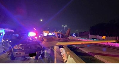 هبوط اضطراري لطائرة خاصة على طريق سريع في مينيسوتا الأمريكية