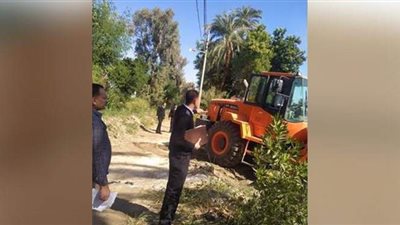 إزالة 4 حالات تعد  على أراضي زراعية بالبياضية في الأقصر | صور