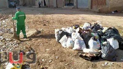 استمرار حملات التطهير ورفع القمامة بشوارع ديرب نجم بالشرقية