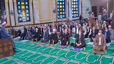 وزير الأوقاف ومحافظ أسيوط يؤديان صلاة الجمعة في مسجد الأمير سنان | صور