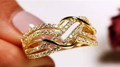 تفسير حلم رؤية الخاتم الذهب في المنام وعلاقته بالهم والحزن وخسارة المال