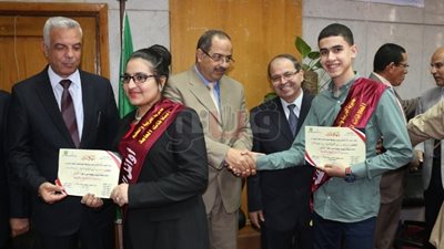 سكرتير عام المنوفية يكرم أوائل الشهادة الإعدادية