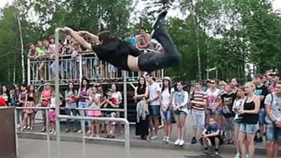 سقطة مروعة للاعب باركور أمام المارة (فيديو وصور)