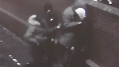 طعن شاب 4 مرات على يد بلطجية (فيديو وصور)