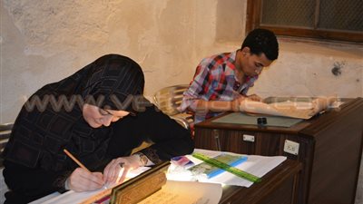 بالصور.. «أبو سعدة» يكرم 11 خطاطًا في «ليلة القدر» ببيت السحيمي