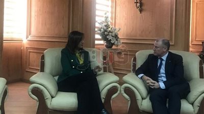 وزيرة الهجرة تبحث مع السفير الأسترالي ترتيبات مبادرة إحياء الجذور