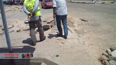 بالصور.. رئيس مدينة الغردقة يتابع أعمال تطوير شوارع السقالة