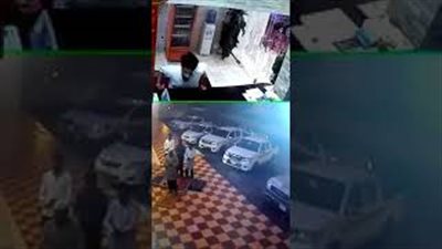 بالفيديو.. لص يستغل الصلاة ويسرق سوبر ماركت بالسعودية