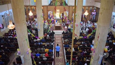 25 صورة ترصد طقوس قداس عيد الميلاد المجيد بكنائس أسيوط