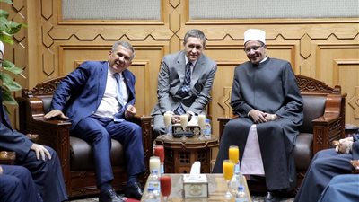رئيس جمهورية تتارستان: نعول على دور الأزهر في مجابهة التطرف (صور)