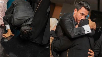 تريزيجيه يقبل رأس وقدم والدته في عيد ميلادها | صور