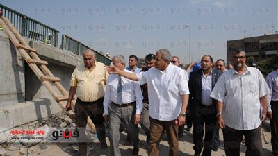 وزير الإسكان يتفقد محور أحمد عرابى وحديقة مطار إمبابة
