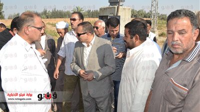 بالصور.. محافظ الإسماعيلية يطلق أول خط تيار كهربائي لقرية منشية السلام